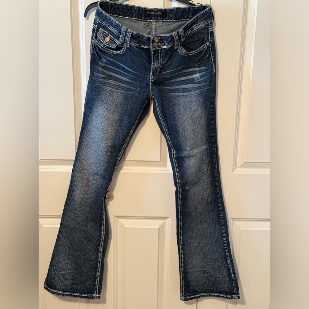TWENTY ONE BLACK -RUE 21 Ladies DISTRESSED Jeans 9/10R MidRise Boot Cut